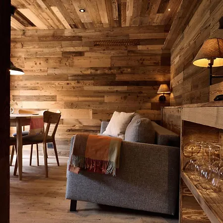 Apartment & Peak House *
