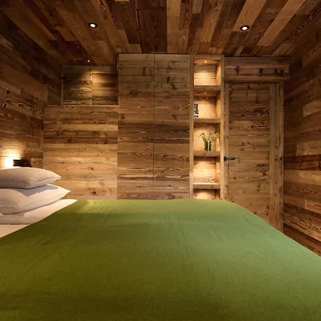 & Peak House Apartment