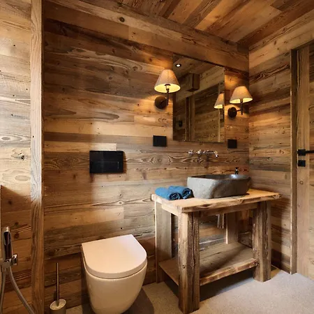 Apartment & Peak House *